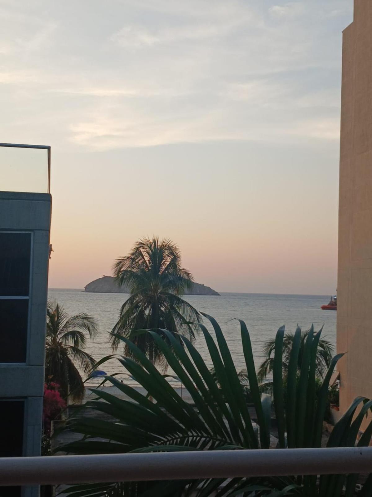 Hotel Bahia Plaza Santa Marta  Buitenkant foto